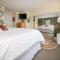 Waters Edge 304