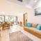 The Moorings 18 4 Cromarty Rd Waterfront, Pool, Wifi & AirCon