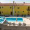 Pool House Klarina - Happy Rentals