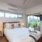 Kulang Retreat in charming Broke with Large Swim Spa and games room suits up to 14 guests