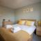 Hereford - Woodpecker House - Comfortable Modern House Located in South Hereford - Sleeps 6 - Perfect for Accessing Hereford Enterprise Zone in Rotherwas - Hosted By RENTMYHOUSE