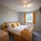 Hereford - Woodpecker House - Comfortable Modern House Located in South Hereford - Sleeps 6 - Perfect for Accessing Hereford Enterprise Zone in Rotherwas - Hosted By RENTMYHOUSE