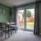 Hereford - Woodpecker House - Comfortable Modern House Located in South Hereford - Sleeps 6 - Perfect for Accessing Hereford Enterprise Zone in Rotherwas - Hosted By RENTMYHOUSE