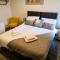 Tower Views 2 Bedroom House with Private Parking