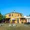 Amazing Home In Roseto Degli Abruzzi With Kitchen