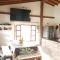 Beautiful Lake View Villa. Lake Access & Near Town