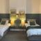 Rose Cottage - 5 Person city centre with parking
