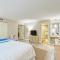 Sea Grape Inn 1- BEACHFRONT Property - لونغبوت كي