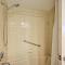 Sea Grape Inn 1- BEACHFRONT Property - لونغبوت كي