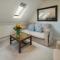 Whole floor apartment with parking and ferry voucher - 考斯