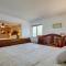 Spacious Aurora Retreat with Game Room and Hot Tub! - Aurora