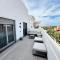 PUSHE Penthouse Playa Granada Beach & Golf 5