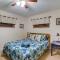 St Petersburg Home with Yard and Grill 2 Mi to Beach!