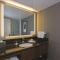 DoubleTree by Hilton Hotel & Suites Victoria