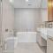 3 Bedrooms Apt in Glen Waverley central * parking
