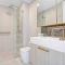 3 Bedrooms Apt in Glen Waverley central * parking