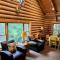 3-Level Log Cabin near Silverwood - Tranquil - Spirit Lake
