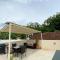 Charming Condo With A Rooftop, Across Beach - Коко