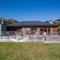 Hāwea Lakehouse - Lake Hāwea Holiday Home
