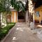 Rossco Hostel & Hotel