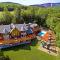 The Glen House -9 Bdrm Estate Sleep 26 Movie Theater,Pool,Golf,Ski