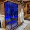 The Glen House -9 Bdrm Estate Sleep 26 Movie Theater,Pool,Golf,Ski