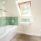 Spacious 2 Bedroom House With Stunning Views