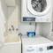 Cairns Waterfront Condo - 5 minutes from airport