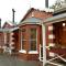 Toms Place Guest House