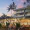 Luxury 2 Bed Palm Cove Unit, Pool & Ocean Views from Third Floor