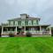 68CP Luxury farmhouse at the award-winning Bellevue Barn, 2 min to Santa's Village, AC, fireplace - Jefferson