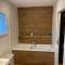 Suite parentale avec salle de bains et toilettes privées Suite parentale avec salle de bains et toilettes privées