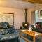Howards Mountain Lodge