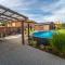 Holiday House Adonis