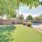 Sunny Arizona Getaway with Heated Pool and Patio! - سوربرايز