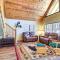 9 Mi to Rainbow Lake Woodsy Pinetop Cabin with Deck - Indian Pine