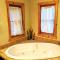 Sophie's Choice ~ Secluded Luxury Log Cabin w/ Hot Tub + Pool Table - 布赖森城