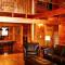 Sophie's Choice ~ Secluded Luxury Log Cabin w/ Hot Tub + Pool Table - 布赖森城