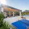 villa green valley