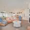 1810 - Hook Line And Sinker by Resort Realty - كورولا