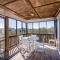 1810 - Hook Line And Sinker by Resort Realty - كورولا