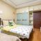 West Lake Hefang Street Metro Exit B&B