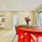 Entire House in Beacon Bay - Family or Group Retreat - Swimming Pool - Multiple Braais