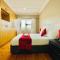 Entire House in Beacon Bay - Family or Group Retreat - Swimming Pool - Multiple Braais