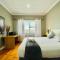 Entire House in Beacon Bay - Family or Group Retreat - Swimming Pool - Multiple Braais