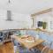Kessel House - Outstanding family home, close to town centre