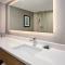 DoubleTree by Hilton Lansing - 兰辛
