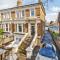 Lodge Living by Lawsons with Parking