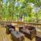 Deck, Fire Pit and Pool Access Pennsylvania Home!