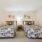 Cedarbrook Deluxe Two Bedroom Suite, With heated pool 10102